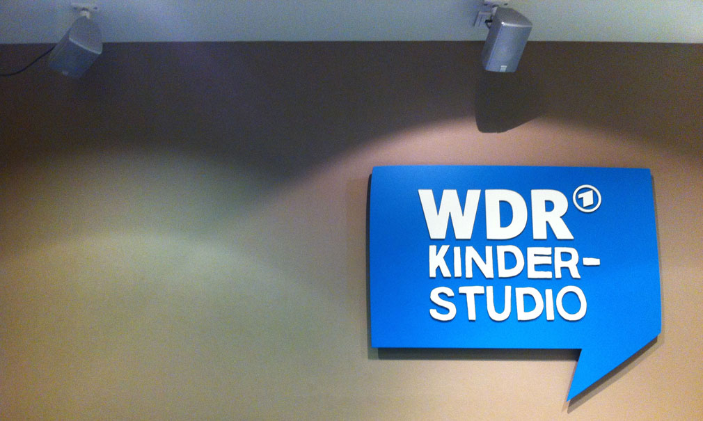 Schild mit der Aufschrift WDR Kinderstudio